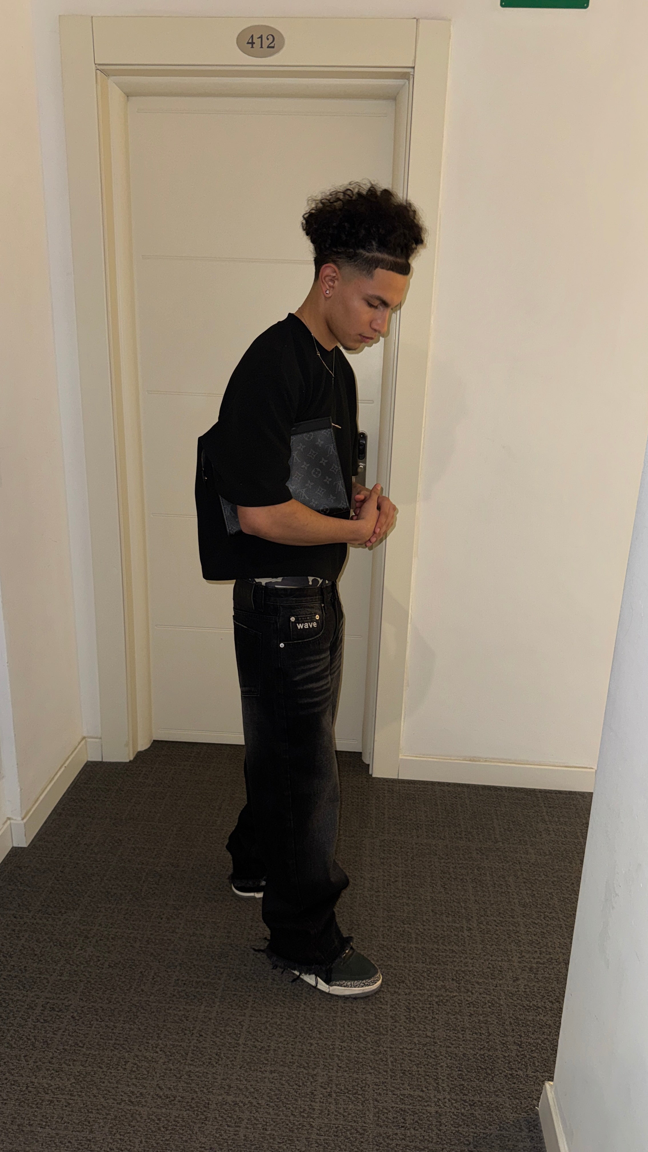 BLACK WASHED DENIM