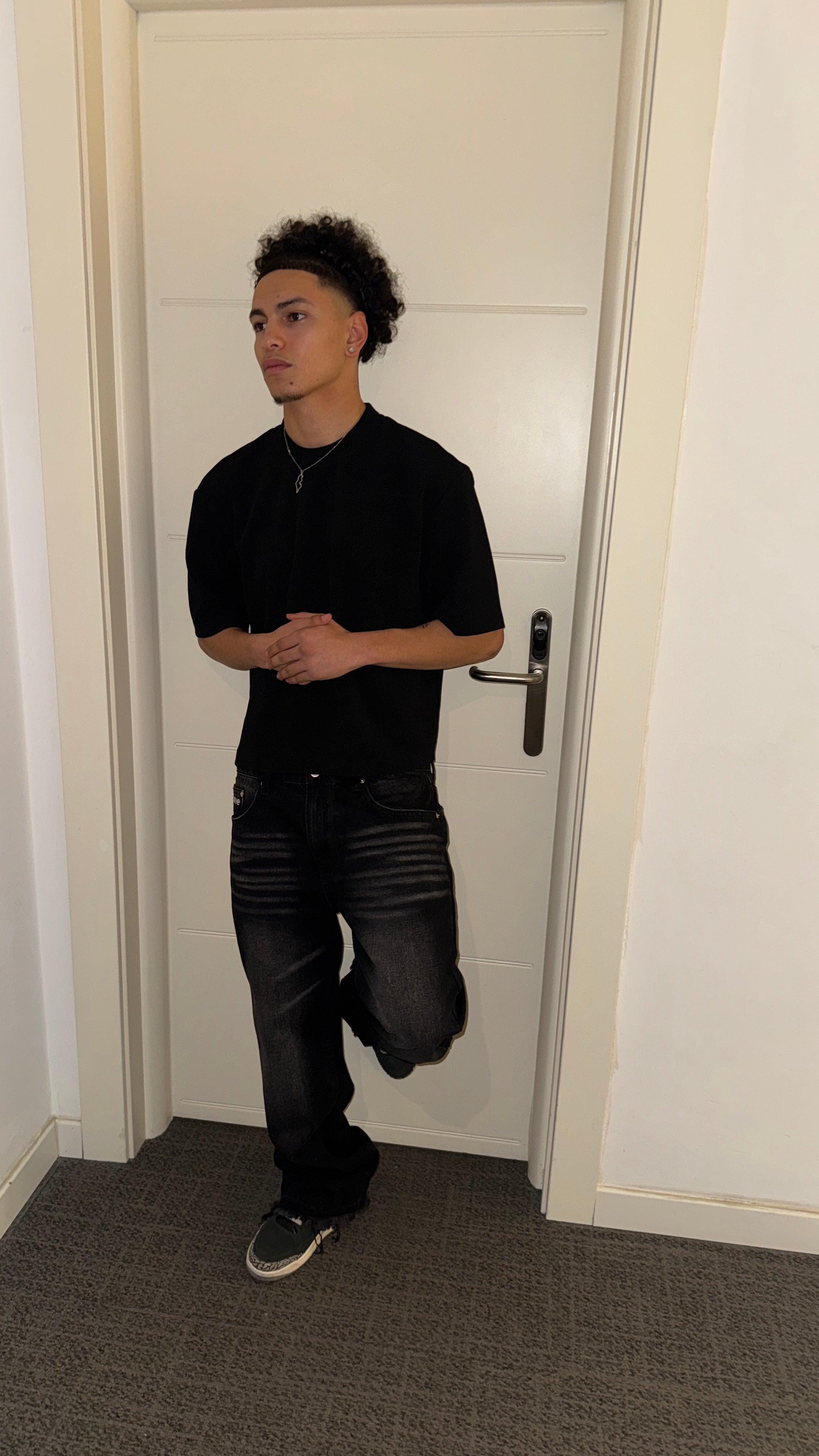 BLACK WASHED DENIM