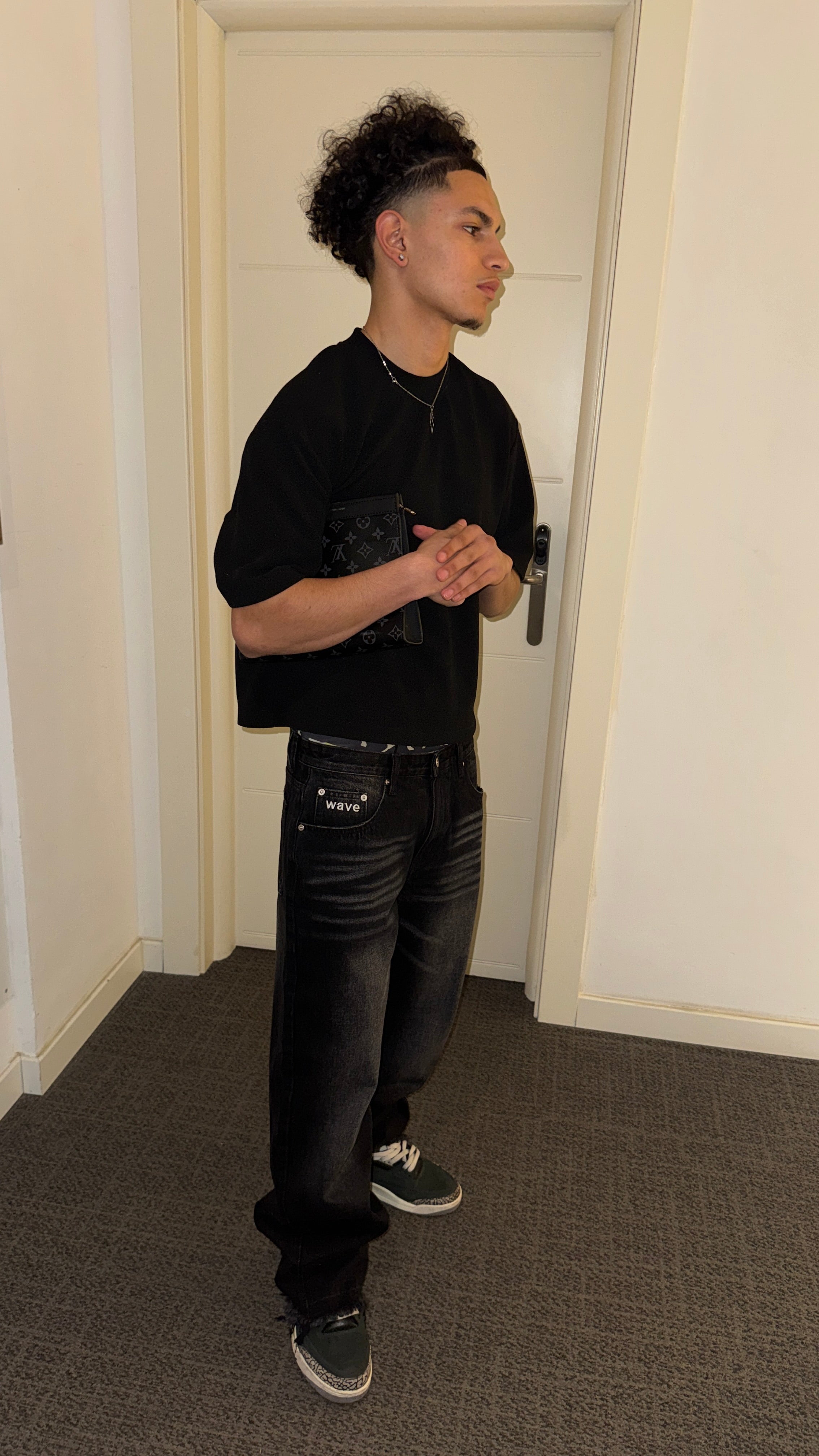 BLACK WASHED DENIM